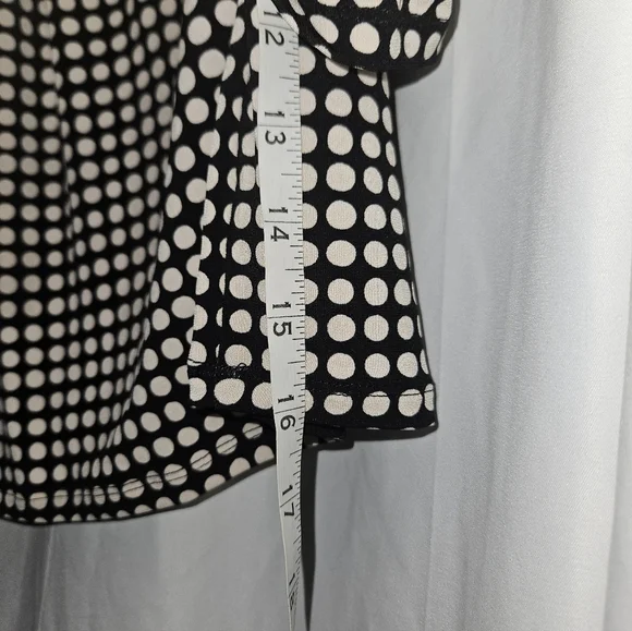 Tahari Black And White Polka Dot Blouse With Twist Detail Around Neckline! - Picture 4 of 4